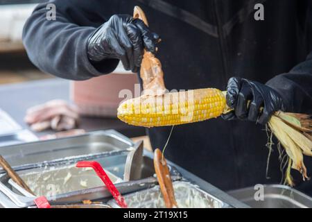Detroit, Michigan - des milliers de personnes ont assisté au Detroit Harvest Fest & Food Truck Rally. Parrainé par le Detroit Riverfront Conservancy, l'événement de deux jours Banque D'Images