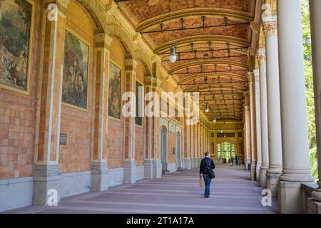Säulengang, Trinkhalle, Kurpark, Baden-Baden, Bade-Wurtemberg, Allemagne Banque D'Images