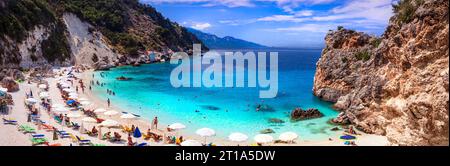 lefkada île Ionienne de Grèce . Meilleures plages pittoresques - belle Agiofili avec mer de cristal turquoise et rochers pittoresques près de Viasiliki Banque D'Images