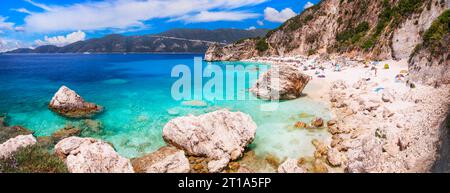 lefkada île Ionienne de Grèce . Meilleures plages pittoresques - belle Agiofili avec mer de cristal turquoise près de Viasiliki Banque D'Images