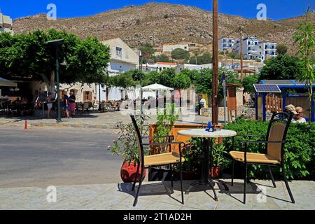 La place du village, Livadia, l'île Tilos. Prise en juin / juillet 2023. Banque D'Images