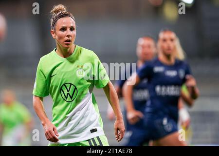 Paris, Paris. 10 octobre 2023. Paris, France, 10 octobre 2023 : Portrait (Headshot/gros plan) de Svenja Huth (10 Wolfsburg) lors de la ronde 2 de la Ligue des Champions de l'UEFA Womens Champions League Match entre le Paris FC et le VFL Wolfsburg au Stade Charlety à Paris, France. (Daniela Porcelli/SPP) crédit : SPP Sport Press photo. /Alamy Live News Banque D'Images