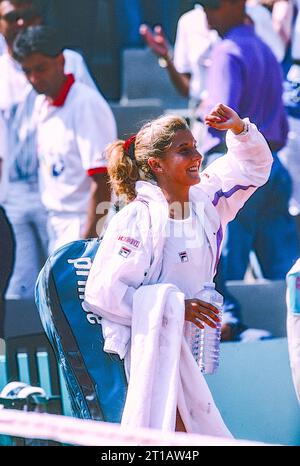 Monica Seles (YUG) remporte le simple féminin à l'Open de France 1990. Banque D'Images