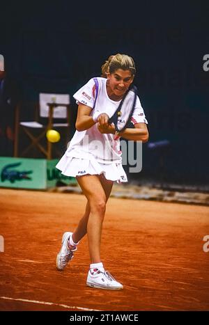 Monica Seles (YUG) Championne de simple féminin à l'Open de France de tennis 1990. Banque D'Images