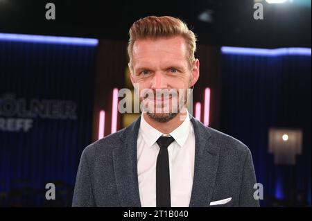 Kabarettist und Autor Florian Schroeder zu Gast in der WDR Talkshow Kölner Treff *** artiste de cabaret et auteur Florian Schroeder en tant qu'invité sur le WDR talk show Kölner Treff Credit : Imago/Alamy Live News Banque D'Images