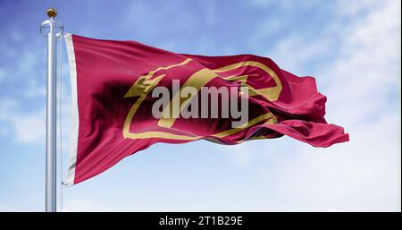 Cleveland, États-Unis, 10 2023 septembre : drapeau des cavaliers de Cleveland agitant par temps clair. Équipe professionnelle américaine de basket-ball, Division Centrale, Conferen de l'est Banque D'Images