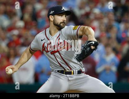 Philadelphie, États-Unis. 12 octobre 2023. Les Braves d’Atlanta, le lanceur débutant Spencer Strider, lance en première manche contre les Phillies de Philadelphie dans le quatrième match d’une série de division de la Ligue nationale de la MLB au Citizens Bank Park à Philadelphie, le jeudi 12 octobre 2023. Photo de Laurence Kesterson/UPI crédit : UPI/Alamy Live News Banque D'Images