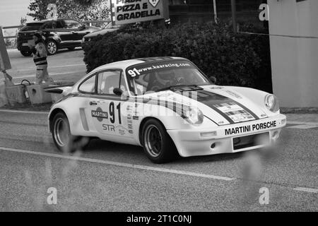 Pesaro , Italie - 06 octobre 2023 : Porsche carrera sr Edition, course de sprint à san bartolo pesaro Banque D'Images