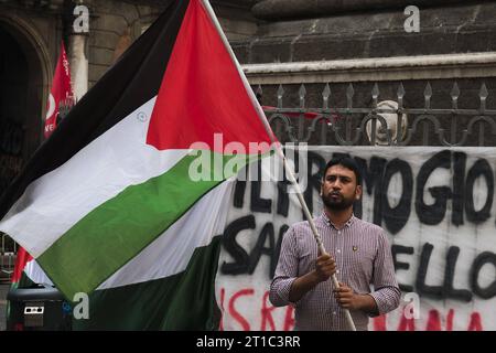 Nouvelles - Naples, pro-Palestiniens manifestants Présidium promu par les étudiants de l'Université l'orientale de Naples avec la participation de la communauté palestinienne à Naples. La manifestation sert également à préparer la procession prévue demain après-midi à Naples avec la participation de divers syndicats. Napoli Napoli Italie Copyright : xAntonioxBalascox/xLiveMediax LPN 1085582 crédit : Imago/Alamy Live News Banque D'Images