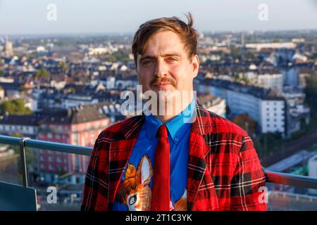 Frederic Schwilger Autor Buchvorstellung Toxic Man im The Paris Club im Hotel 25Hours NUR für REDAKTIONELLE VERWENDUNG *** Frederic Schwilger auteur Livre Launch Toxic Man at the Paris Club at Hotel 25Hours POUR USAGE ÉDITORIAL SEULEMENT. Crédit : Imago/Alamy Live News Banque D'Images