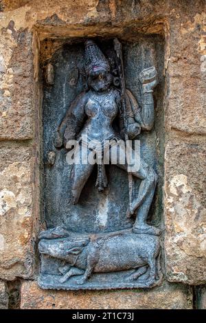 07 21 2007 l'un des soixante-quatre yoginis du temple Yogini du 9e siècle, vénéré pour leur aide à la déesse Durga, Hirapur près de Bhubaneshwar Banque D'Images