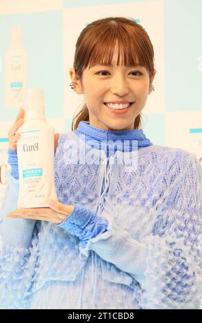 Tokyo, Japon. 13 octobre 2023. L'actrice japonaise Chinatsu Wakatsuki assiste à un événement promotionnel du fabricant japonais de produits chimiques et de consommation Kao, l'adoucissant « Curel », à Tokyo le vendredi 13 octobre 2023. (Photo de Yoshio Tsunoda/AFLO) Banque D'Images