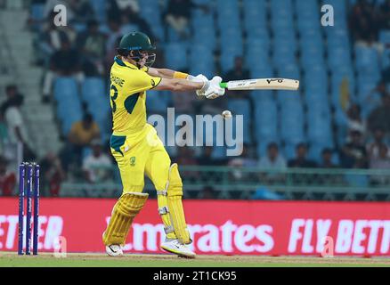 Lucknow, Uttar Pradesh, Inde. 12 octobre 2023. Marnus Labuschagne d'Australie lors du match n° 10 de la coupe du monde internationale de cricket d'un jour ICC entre l'Afrique du Sud et l'Australie au Bharat Ratna Shri Atal Bihari Vajpayee Ekana Cricket Stadium, Lucknow, Uttar Pradesh Inde le 12 octobre 2023 (image de crédit : © Avijit Das/ZUMA Press Wire) À USAGE ÉDITORIAL UNIQUEMENT! Non destiné à UN USAGE commercial ! Banque D'Images