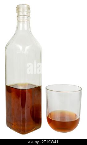 Bouteille de whisky. Verre de whisky. Clés de voiture. Ne conduis pas quand tu es saoul concept. Banque D'Images
