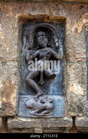 07 21 2007 l'un des soixante-quatre yoginis du temple Yogini du 9e siècle, vénéré pour leur aide à la déesse Durga, Hirapur près de Bhubaneshwar Banque D'Images