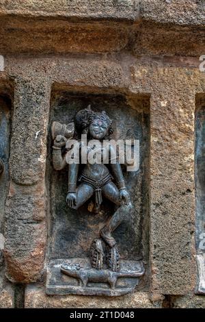 07 21 2007 l'un des soixante-quatre yoginis du temple Yogini du 9e siècle, vénéré pour leur aide à la déesse Durga, Hirapur près de Bhubaneshwar Banque D'Images