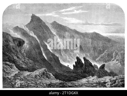 Le cratère de l'Etna - d'après un dessin de S. Read, 1860. 'L'Etna, célébré depuis l'antiquité la plus lointaine pour sa magnitude et ses éruptions volcaniques, est situé dans la partie nord-est de la Sicile..."la neige avait fondu des côtés du cône... nous avons clamé sur de grands lits de lave, qui ont été tordus et projetés dans des formes les plus extraordinaires... nous avons maintenant commencé l'ascension... nos pieds s'enfonçant dans le soufre chaud et les cendres à chaque pas. La respiration est devenue difficile, de deux causes : nous étions maintenant près de 10 000 pieds au-dessus de la mer ; et les vapeurs de soufre qui émanaient de nombreux peu h Banque D'Images