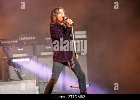 Oslo, Norvège. 08 octobre 2023. Le groupe de rock suédois Europe donne un concert live à Operaen à Oslo. Ici, le chanteur Joey Tempest est vu en direct sur scène. (Crédit photo : Gonzales photo - Terje Dokken). Banque D'Images
