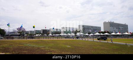 BRASILIA, BRÉSIL - 30 AOÛT 2023 : vue panoramique de l'Esplanada dos Ministérios (Esplanade des ministères) à Brasilia, Brésil Banque D'Images