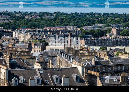 Vue sur les toits de l'immeuble depuis Calton Hill, Édimbourg, Écosse, Royaume-Uni Banque D'Images