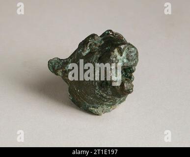 Figurine tête féline, période romaine (100-400 EC) ou ultérieure. Banque D'Images