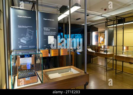 Bletchley Park intérieur de l'exposition Hut 11a et Hut 11 avec une machine Enigma à Bletchley Park Milton Keynes Buckinghamshire England UK GB Europe Banque D'Images