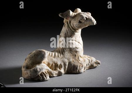 Sculpture funéraire des animaux du zodiaque chinois de douze ans (Shengxiao) (image 4 de 12), entre 1279 et 1368. Banque D'Images