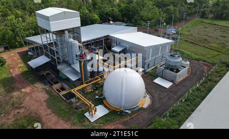 (231013) -- BEIJING, 13 octobre 2023 (Xinhua) -- cette photo de fichier non datée montre le projet de démonstration multi-génération de 1 MWe basé sur la gazéification de la biomasse, construit par l'Institut de conversion de l'énergie de Guangzhou de l'Académie chinoise des sciences en collaboration avec des universités et des entreprises de Thaïlande et du Pakistan, à Nakhon Phanom, en Thaïlande. POUR ALLER AVEC « China Focus : les technologies chinoises aident les partenaires de la BRI à transformer les déchets en richesse » (Institut de conversion de l’énergie de Guangzhou de l’Académie chinoise des sciences / document via Xinhua) Banque D'Images