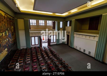 Medellin, Colombie - 9 janvier 2023 : auditorium vide au Museo de Antioquia Banque D'Images