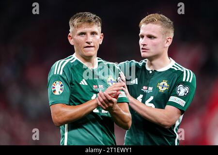 Photo du dossier datée du 16-06-2023 de Callum Marshall (à gauche). Le Manager d'Irlande du Nord Michael O'Neill comprend l'excitation autour de l'attaquant adolescent Callum Marshall, mais il est impatient de ne pas mettre la pression sur la perspective de West Ham. Date d'émission : Vendredi 13 octobre 2023. Banque D'Images