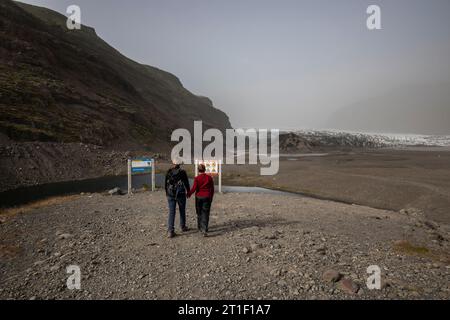mère et fille dans le parc skaftafell islande Banque D'Images