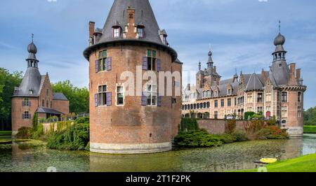 Château d'Ooidonk / Kasteel van Ooidonk, château à douves de la Renaissance flamande du 16e siècle à Sint-Maria-Leerne près de Deinze, Flandre orientale, Belgique Banque D'Images