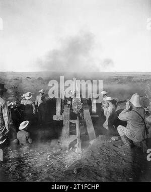 La Seconde Guerre des Boers, Anglo - Afrique du Sud 1899 - 1902 UN 4,7 pouces gun connu comme 'Joe Chamberlain' au cours de l'avalanche de tir Magersfontein. Le barrage a été l'un des plus grands depuis Sébastopol mais n'a servi qu'à mettre en garde les Boers de l'imminence de l'attaque britannique. Banque D'Images