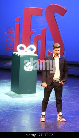 Trente, Italie. 13 octobre 2023. Peter Sagan lors de la cérémonie de présentation officielle du Giro dâItalia 2024 au Teatro sociale le 13 octobre 2023, trente, Italie. Crédit : Agence photo indépendante/Alamy Live News Banque D'Images
