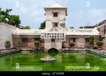 Piscine Taman Sari à Yogyakarta. Île de Java. Indonésie. Banque D'Images