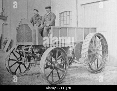 L'armée britannique les tracteurs avant la Première Guerre mondiale, Cette photo montre un balai et Wade tracteur sans auvent. Le War Office a tenu un concours pour des tracteurs en 1909. Sur les onze entrants, trois seulement ont atteint le dépôt à Aldershot à temps. Banque D'Images