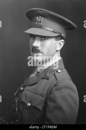 . 9 Bataillon, Sherwood Foresters (Notts et Derby Regiment) Lt Wills a reçu sa commission en septembre 1914, peu après le déclenchement de la guerre et est promu lieutenant en décembre suivant. Il a été affecté à les Dardanelles et a été tué dans l'action, 21 ans, à Suvla Bay, Gallipoli, le 6 août 1915. Lt Wills est commémorée sur la Helles Memorial. Visages de la Première Guerre mondiale En savoir plus sur ce projet du centenaire de la Première Guerre mondiale à www.1914.org/faces. Cette image est tirée des collections IWM. Banque D'Images