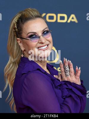 Leipzig, Allemagne. 13 octobre 2023. La chanteuse Anastacia arrive à la cérémonie de remise des prix des médias « Goldene Henne ». Le prix du public sera remis pour la 29e fois lors d'un gala télévisé à Leipzig. Crédit : Hendrik Schmidt/dpa/Alamy Live News Banque D'Images