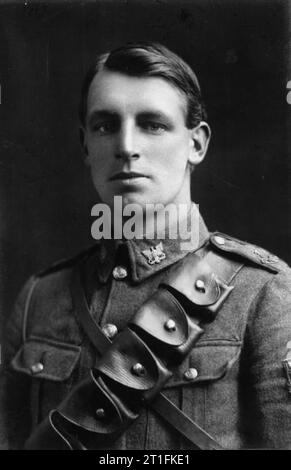 . 3e (Auckland) Mounted Rifles, Nouvelle-Zélande Canada Rifle Brigade, Australian and New Zealand Army Corps Division monté sur le sgt Thompson's numéro de service est 13/144. Il a été tué au combat à Gallipoli dans le 7 août 1915 moins de 24 ans. Présentée par Mme Margerison le 8 septembre 1919. Visages de la Première Guerre mondiale En savoir plus sur ce projet du centenaire de la Première Guerre mondiale à www.1914.org/faces. Cette image est tirée des collections IWM. Le Musée a publié cette image sur une licence - Licence non commerciale L'IWM. Cependant où la photographie n'a pas d'auteur connu, il s'agit de domaine public dans le 70 Banque D'Images