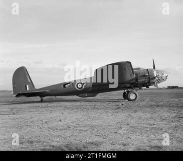 Boeing Fortress Mk I à Heathfield, près de Prestwick en Écosse, peu après son arrivée des États-Unis, mai 1941. Fortress Mark I, AN529, sur le terrain à Ayr/Heathfield, Ayrshire, peu après son arrivée des États-Unis. AN529 rejoint le No. 90 Squadron RAF en tant que ?WP-C? Et a été radié après un atterrissage forcé près de fort Maddalena, en Libye, le 8 novembre 1941. Banque D'Images