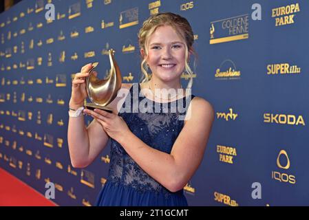 Selina Grotian Aufsteiger des Jahres BEI der VERLEIHUNG DER GOLDENEN HENNE 2023 in der Media City in Leipzig am 13.10.2023 - Preisträger *** Selina Grotian étoile montante de l'année au GOLDEN HENNE 2023 AWARD à Media City in Leipzig on 13 10 2023 Award Banque D'Images