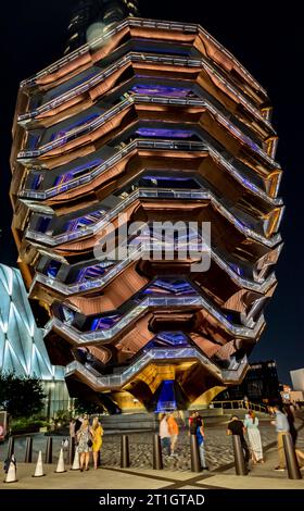 Le navire est une structure qui sert de pièce maîtresse et de point de repère public dans le développement de Hudson yards. Banque D'Images