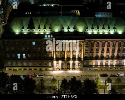 Vue aérienne de Hapag-Lloyd-Haus à Ballindamm sur le lac Inner Alster, Hambourg, Allemagne Banque D'Images