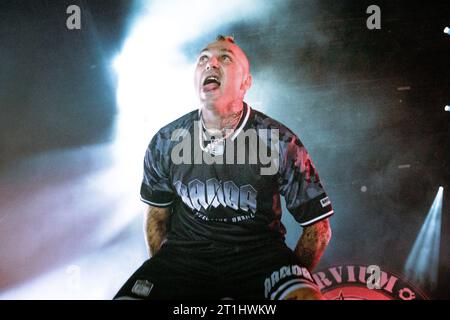 Madrid, Espagne. 13 octobre 2023. 13 octobre 2023 - Madrid, Espagne : Karlos Animal, chanteur principal de non Servium lors d'un concert au Wizink Center de Madrid, Espagne (photo Alvaro Laguna/NurPhoto) crédit : NurPhoto SRL/Alamy Live News Banque D'Images