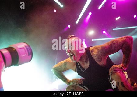 Madrid, Espagne. 13 octobre 2023. 13 octobre 2023 - Madrid, Espagne : Karlos Animal, chanteur principal de non Servium lors d'un concert au Wizink Center de Madrid, Espagne (photo Alvaro Laguna/NurPhoto) crédit : NurPhoto SRL/Alamy Live News Banque D'Images