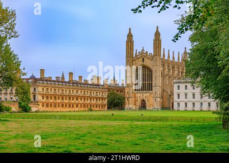 La chapelle du Kings College et le Clare College (à gauche) à l'Université de Cambridge, Angleterre, Royaume-Uni Banque D'Images