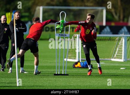 Joe Rodon du pays de Galles lors d'une séance d'entraînement au Vale Resort, pays de Galles. Date de la photo : Samedi 14 octobre 2023. Banque D'Images