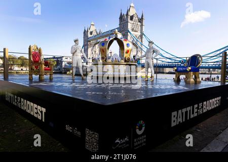 USAGE ÉDITORIAL SEULE une installation expérientielle est dévoilée à Londres pour célébrer la « bataille de la Battle of the Badest », le match de boxe entre Tyson Fury et Francis Ngannou qui aura lieu le 28 octobre, ouvrant la saison de Riyad dans la capitale saoudienne. Date de la photo : Samedi 14 octobre 2023. Banque D'Images