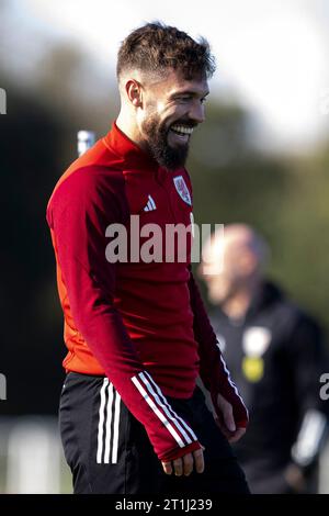 Hensol, Royaume-Uni. 14 octobre 2023. Tom Bradshaw du pays de Galles en formation. Wales MD1 Training session au Vale Resort le 14 octobre 2023 avant le match de qualification de l'UEFA EURO contre la Croatie. Crédit : Lewis Mitchell/Alamy Live News Banque D'Images