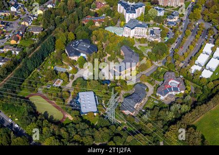 Luftbild, Rudolf-Steiner-Schule Dortmund, Seniorenwerk am Mergelteich, Georg-Schule, Odachlosen-Unterkünfte an der Mergelteichstraße, Rombergpark-Lücklemberg, Dortmund, Ruhrgebiet, Nordrhein-Westfalen, Allemagne ACHTUNGxMINDESTHONORARx60xEURO *** vue aérienne, Rudolf Steiner School Dortmund, Seniorenwerk am Mergelteich, Georg School, Odachlosen Unterkünfte an der Mergelteichstraße, Rombergpark Lücklemberg, Dortmund, Ruhr Area, Rhénanie du Nord-Westphalie, Allemagne ATTENTIONxMINDESTHONORARx60xEURO crédit : Imago/Alamy Live News Banque D'Images